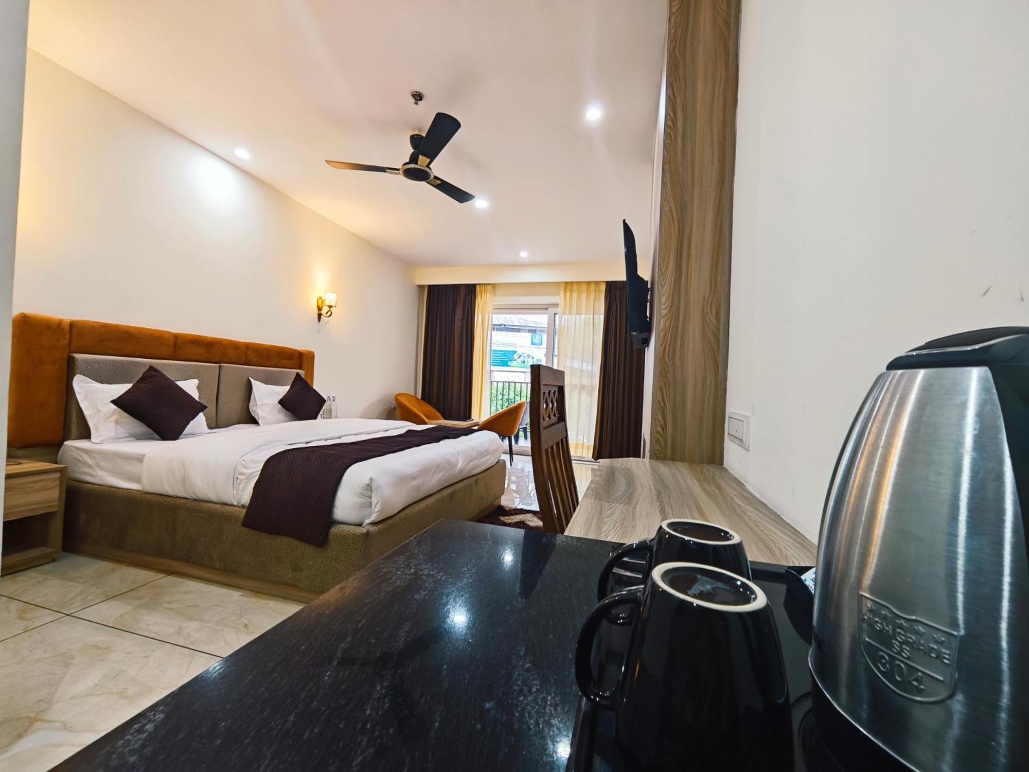Hotel Pines And Peeks By Tws Hotels Dalhousie Eksteriør bilde