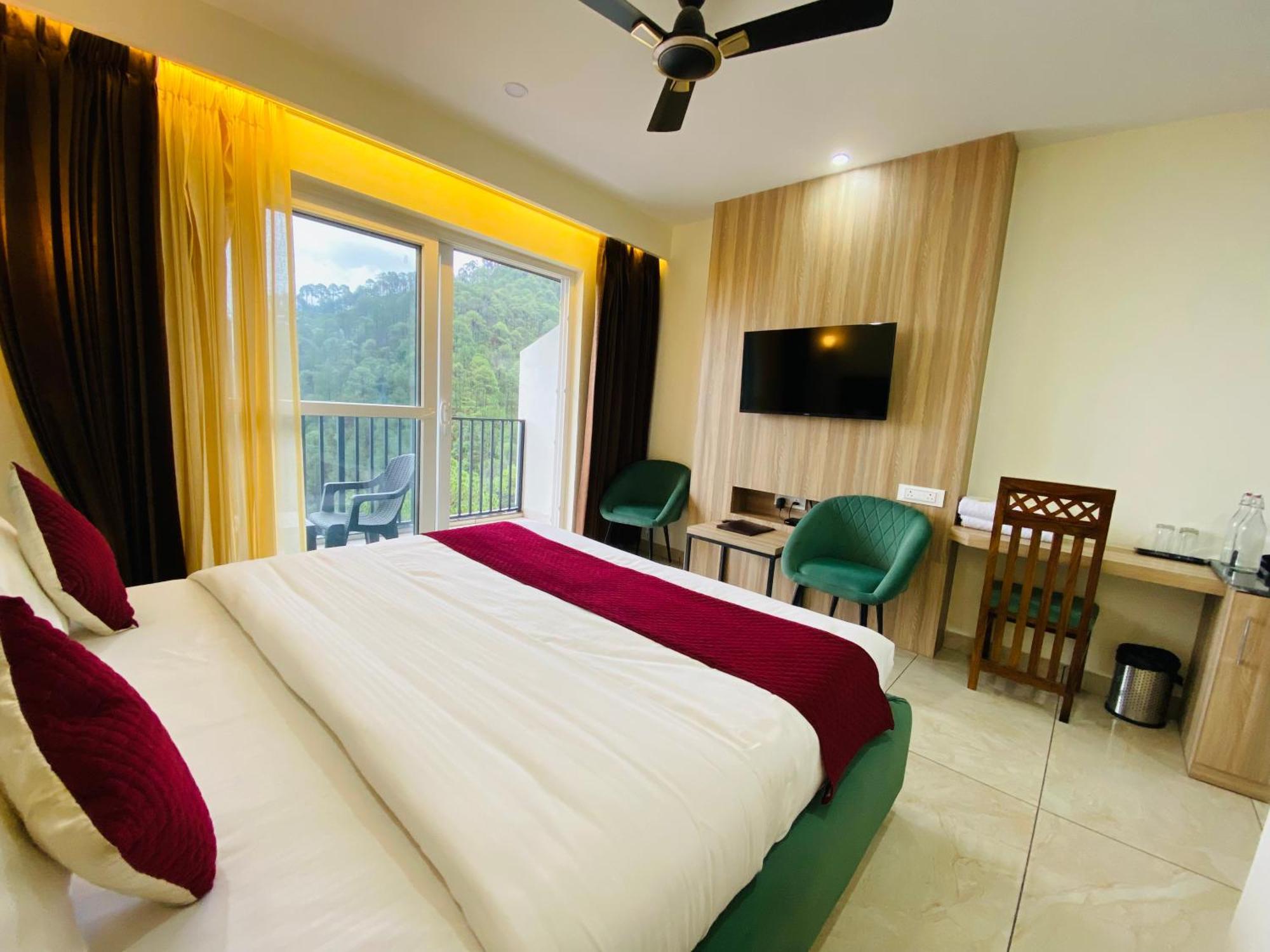 Hotel Pines And Peeks By Tws Hotels Dalhousie Eksteriør bilde